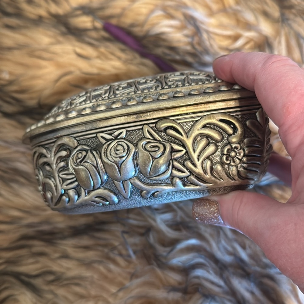 Intricate Silver Plated Heart Shaped Lined Trinket Box - Picture 5 of 5